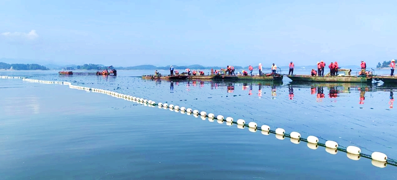 保水凈水—萬佛湖漁業(yè)公司更換大水面三處攔魚設(shè)施